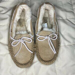 Ugg Womens Tan Suede Comfort Round Toe Low Top Slip On Boat Shoes Size 6